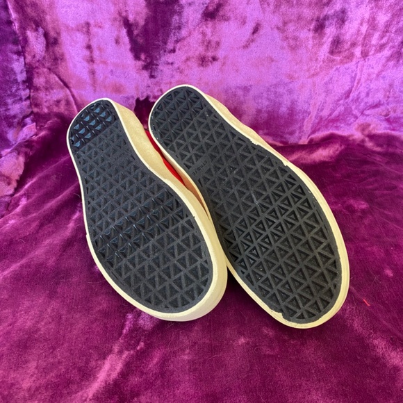 STRAYE Ventura slip-on skate shoes in Red Fuego - Picture 8 of 10